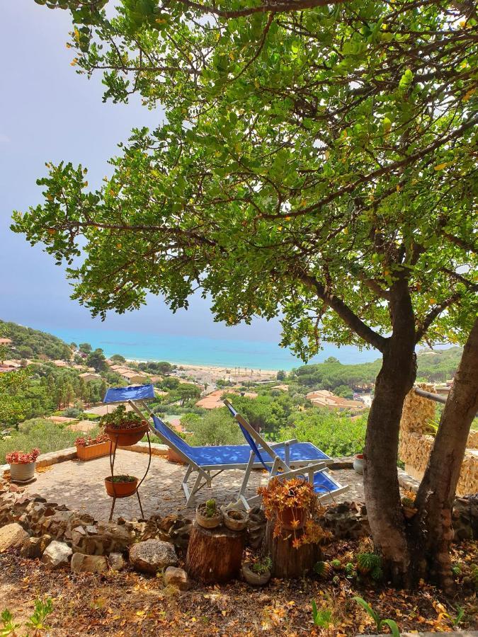 Villetta Con Piscina Panoramica Belvedere Mari Pintau Geremèas Exteriör bild