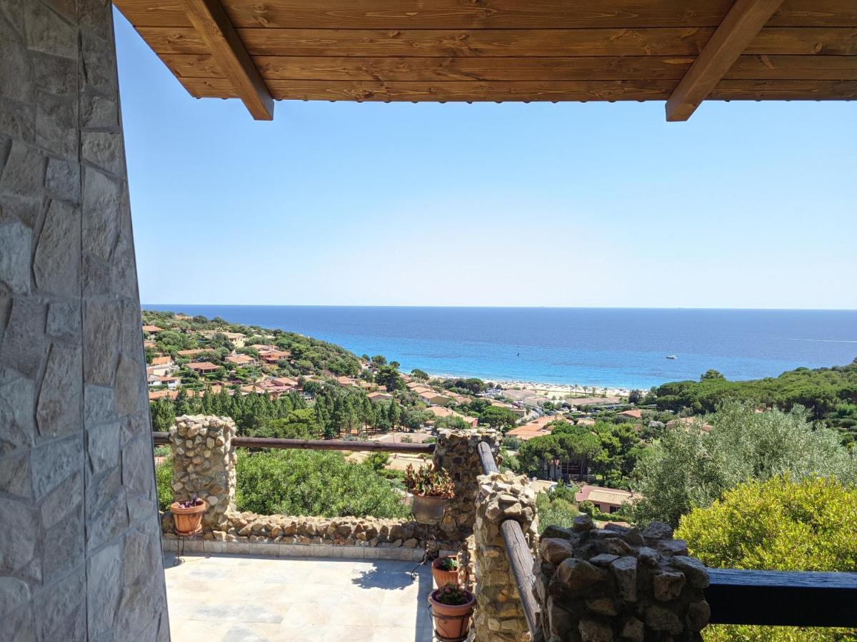 Villetta Con Piscina Panoramica Belvedere Mari Pintau Geremèas Exteriör bild
