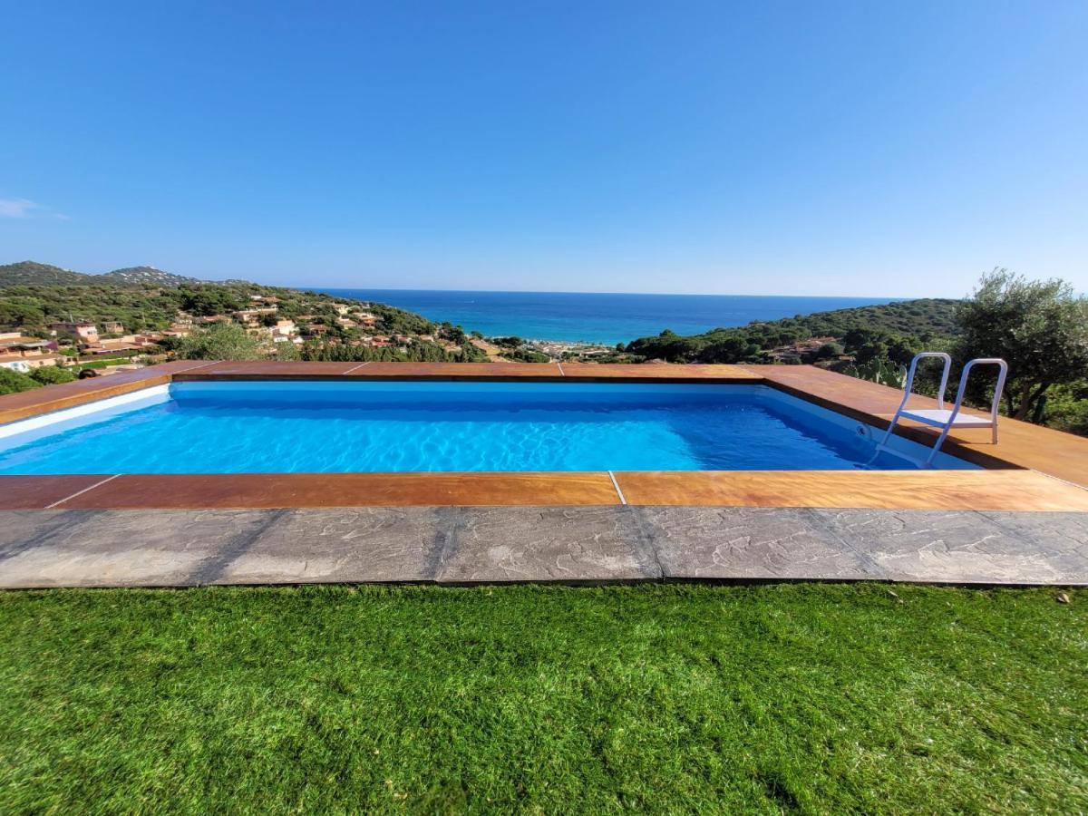 Villetta Con Piscina Panoramica Belvedere Mari Pintau Geremèas Exteriör bild