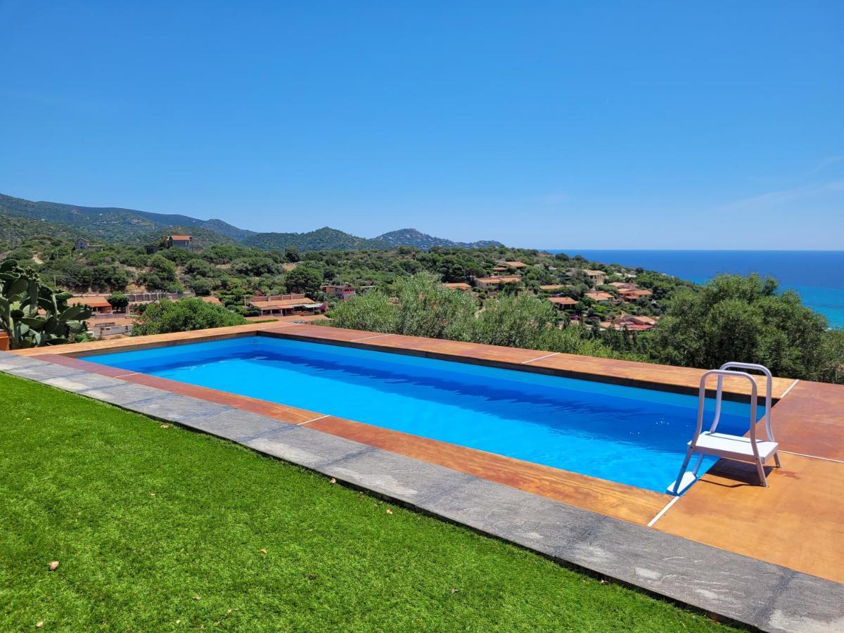 Villetta Con Piscina Panoramica Belvedere Mari Pintau Geremèas Exteriör bild