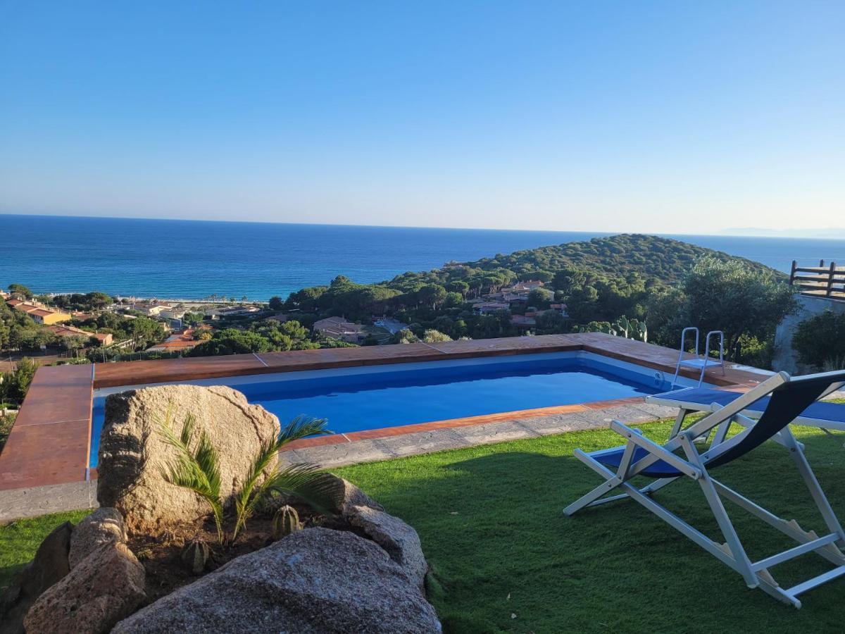 Villetta Con Piscina Panoramica Belvedere Mari Pintau Geremèas Exteriör bild