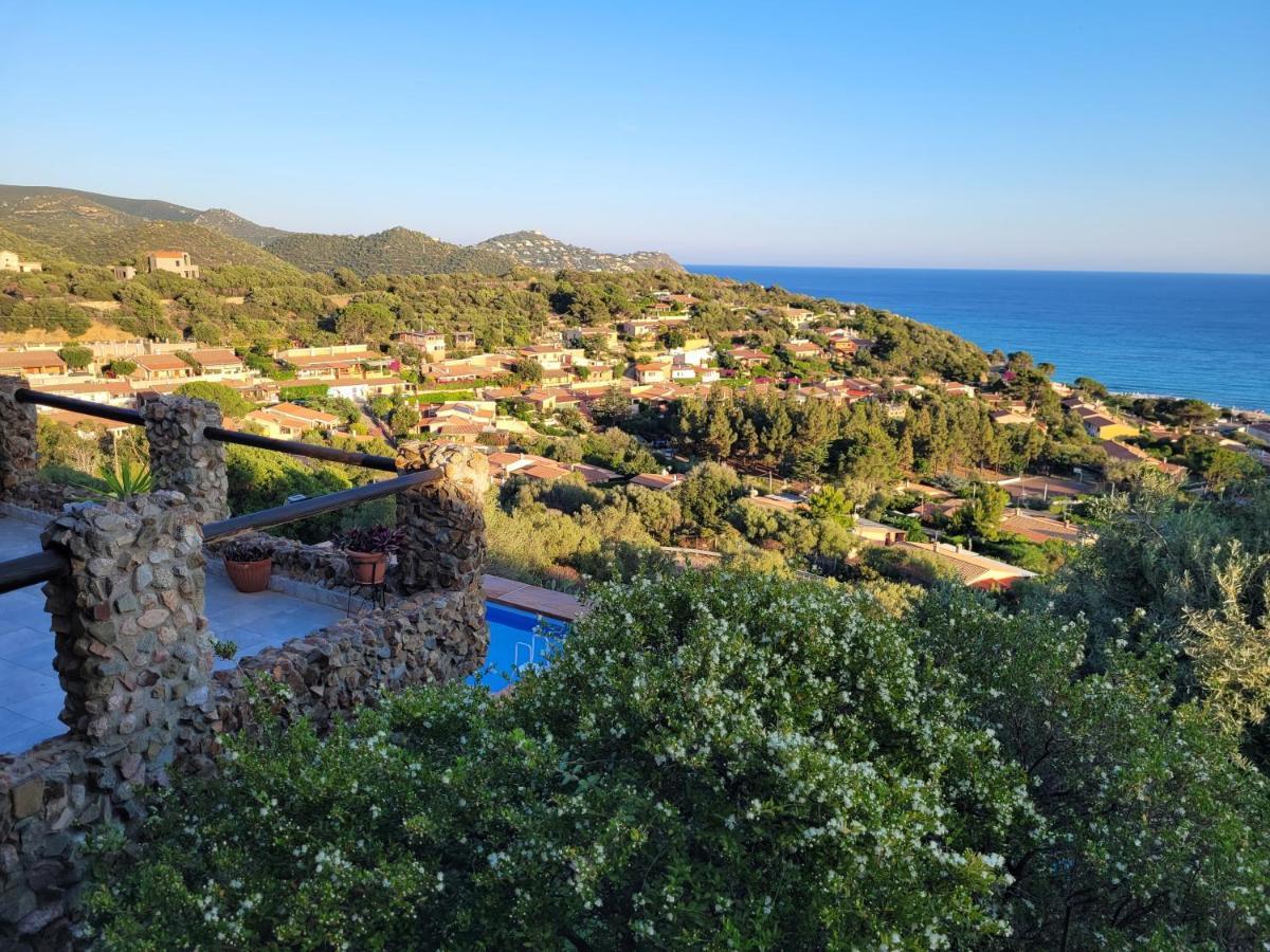 Villetta Con Piscina Panoramica Belvedere Mari Pintau Geremèas Exteriör bild