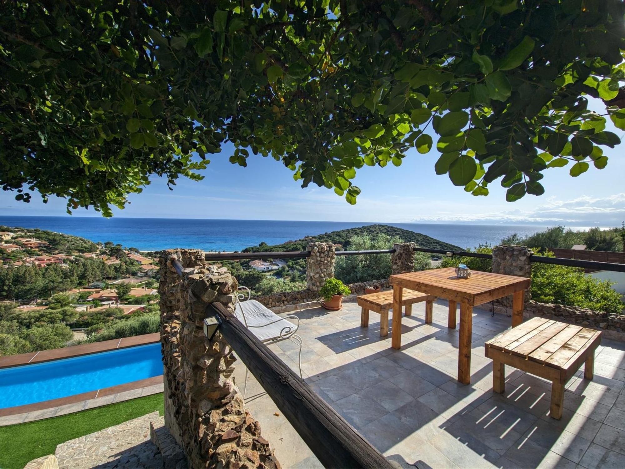 Villetta Con Piscina Panoramica Belvedere Mari Pintau Geremèas Exteriör bild