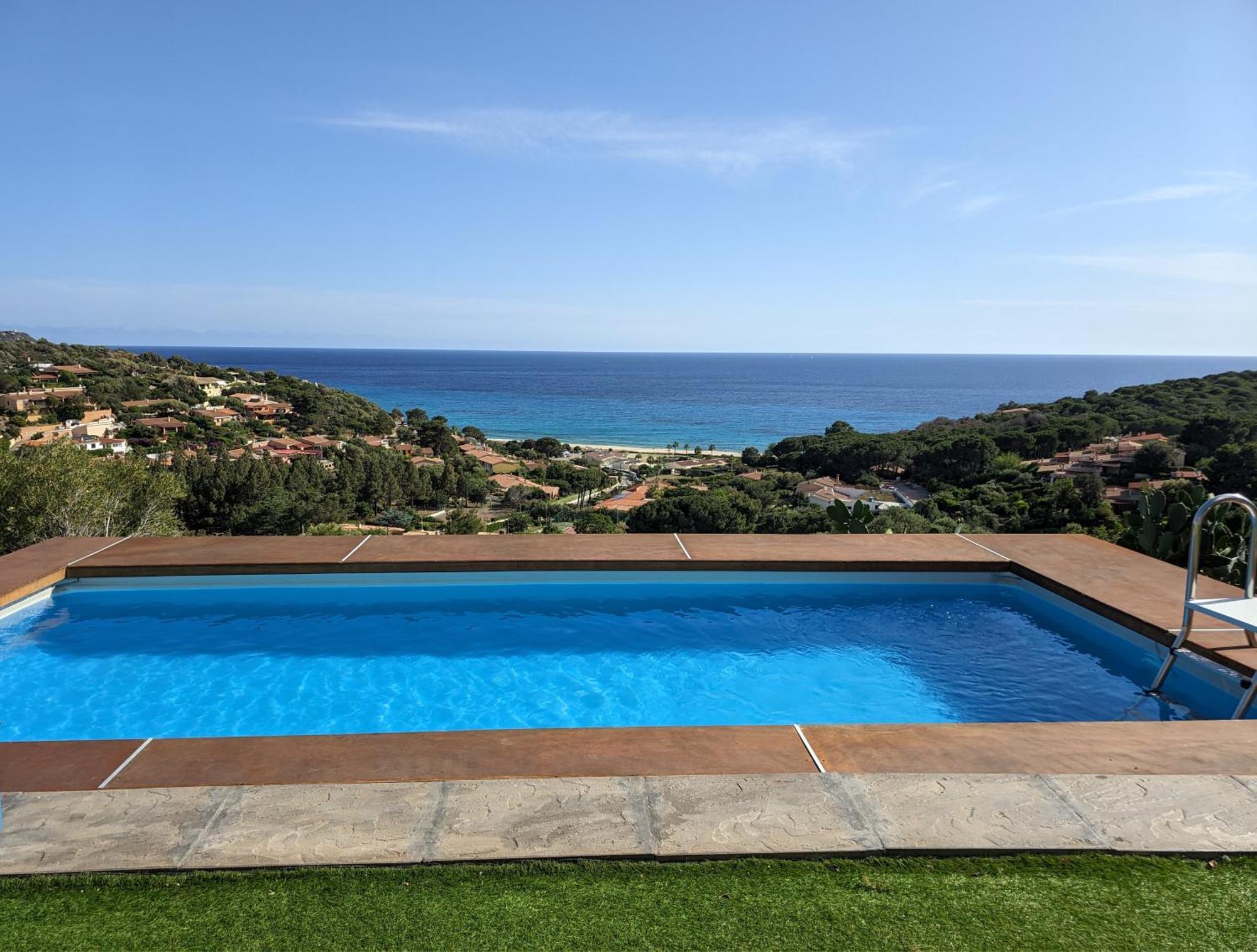 Villetta Con Piscina Panoramica Belvedere Mari Pintau Geremèas Exteriör bild