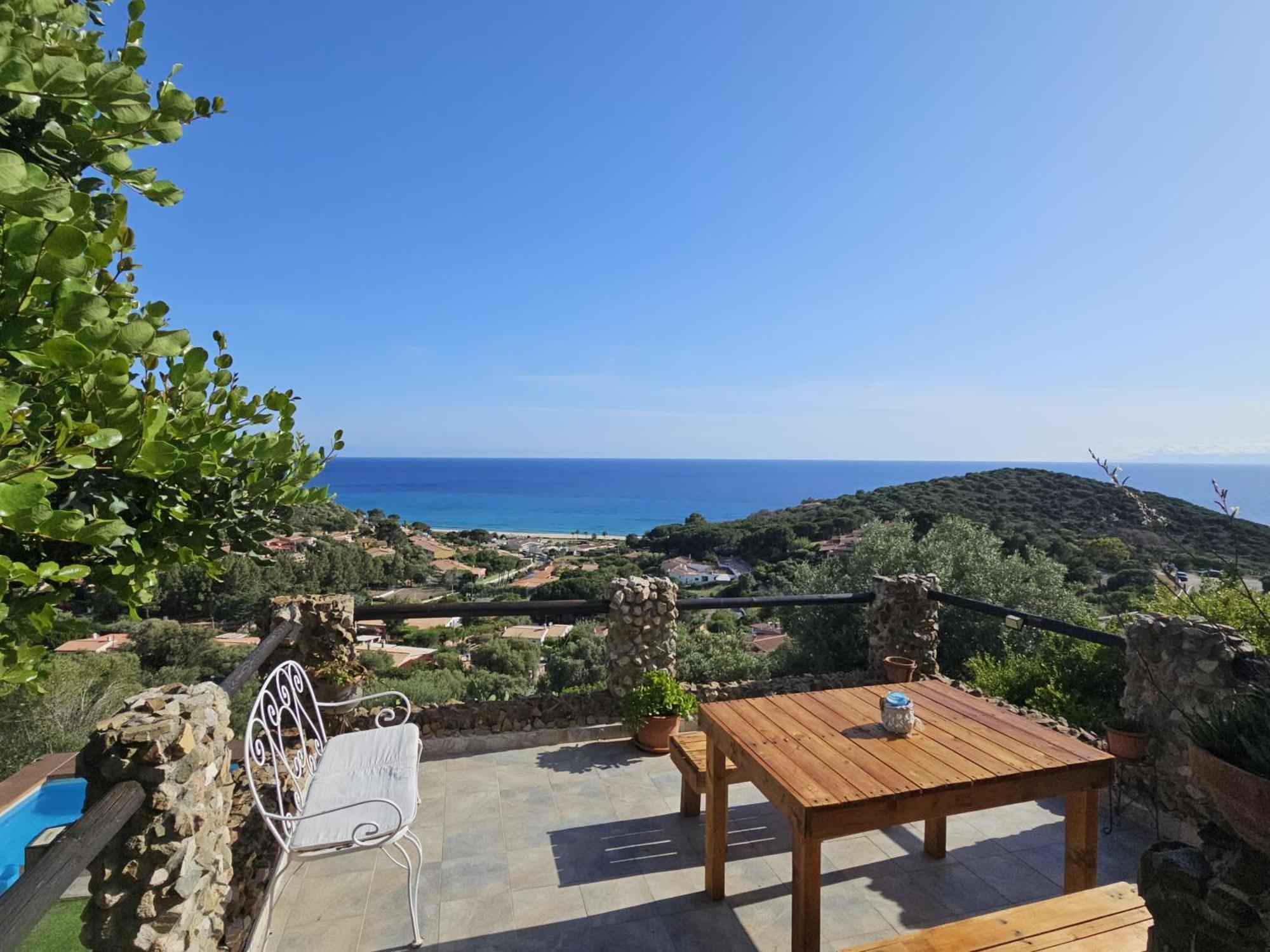Villetta Con Piscina Panoramica Belvedere Mari Pintau Geremèas Exteriör bild